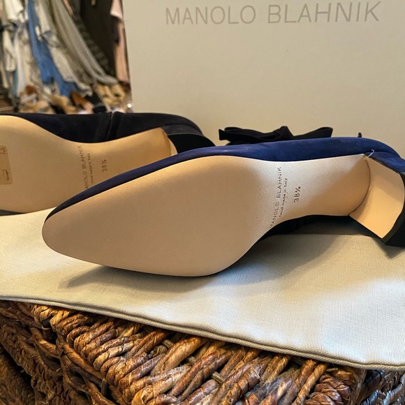 Manolo Blahnik booties - Picture 3 of 5